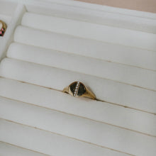 Load image into Gallery viewer, Pearl Signet Ring